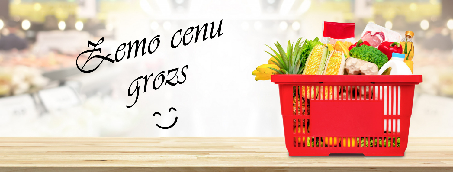 Sarkans iepirkumu grozs pilns ar dažādiem pārtikas produktiem, uzraksts - Zemo cenu grozs un emociju smaidiņš.