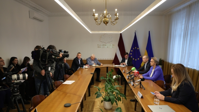 preses konference par samazināto PVN likmi