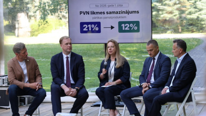 Ekonomikas ministrs Viktors Valainis, Valsts sekretāra vietnieks ārējo ekonomisko sakaru jautājumos Edijs Šaicāns, PTAC direktore Zaiga Liepiņa, Latvijas Pārtikas tirgotāju asociācijas izpilddirektors Jānis Dubults un “Balticovo” Komunikācijas un attīstības direktors Toms Auškāps