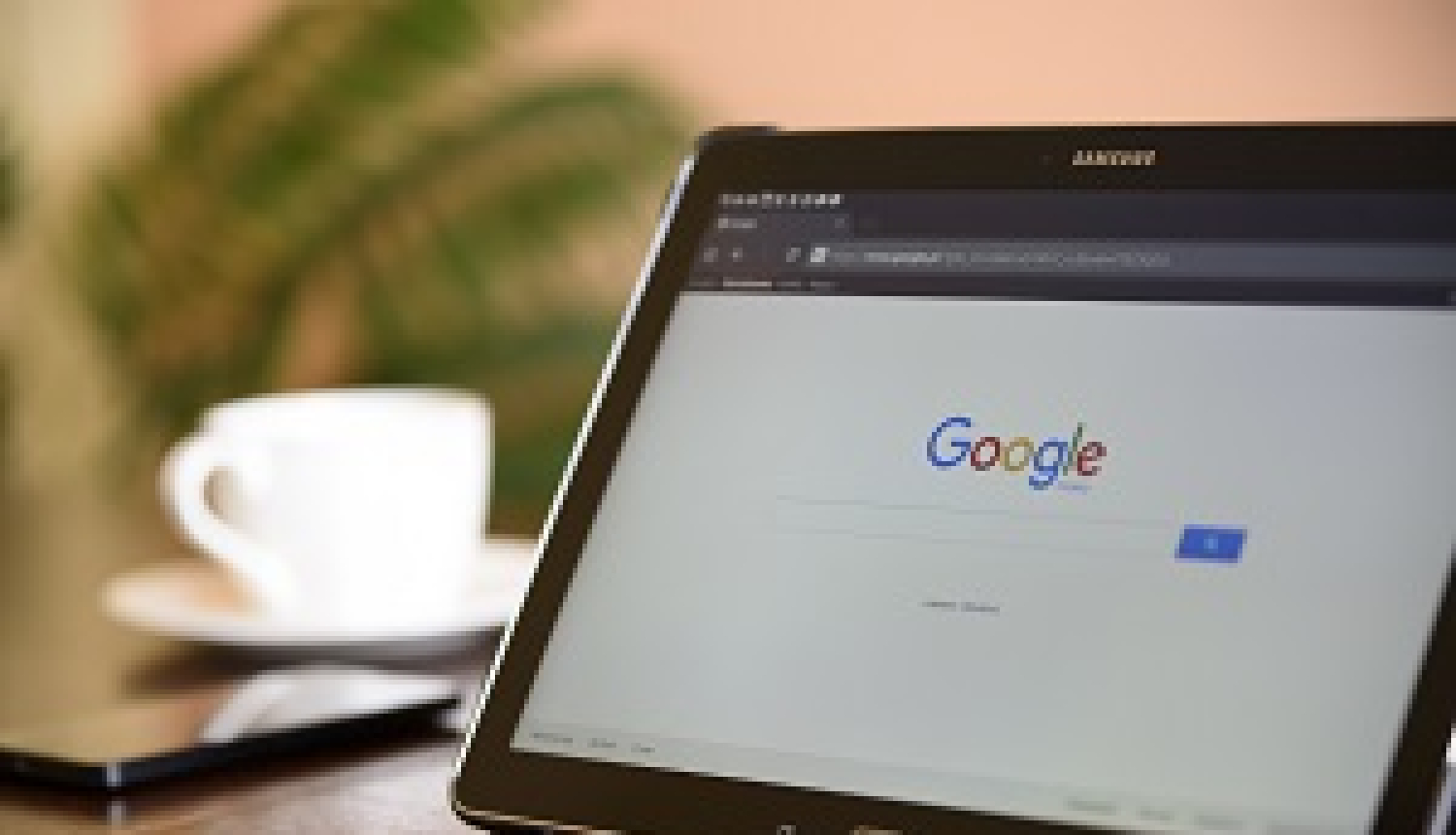 Eiropas Komisija uzliek Google soda naudu 2,42 miljardu eiro apmērā
