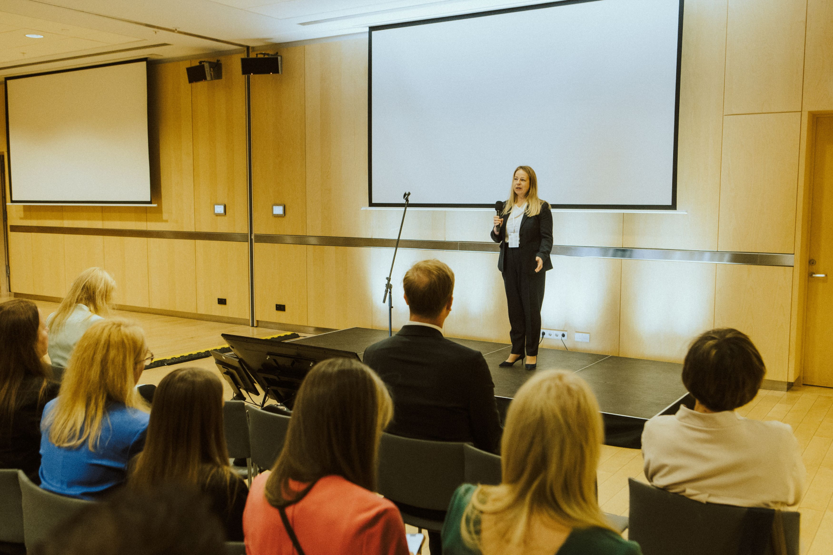 PTAC direktore Zaiga Liepiņa atklāj PTAC pasākumu uzņēmējiem