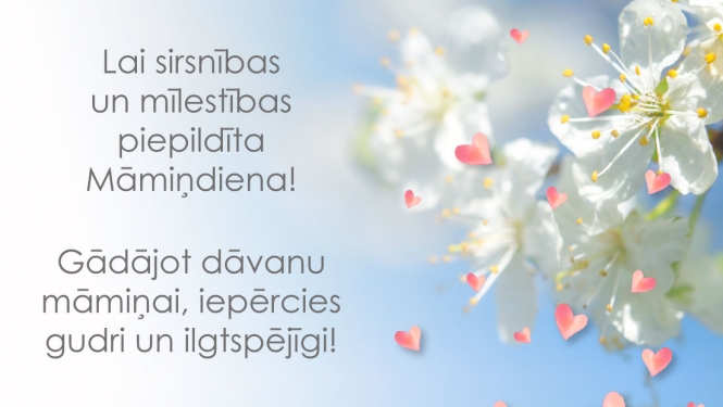 Balti ziedi, sirsniņas, mākoņi