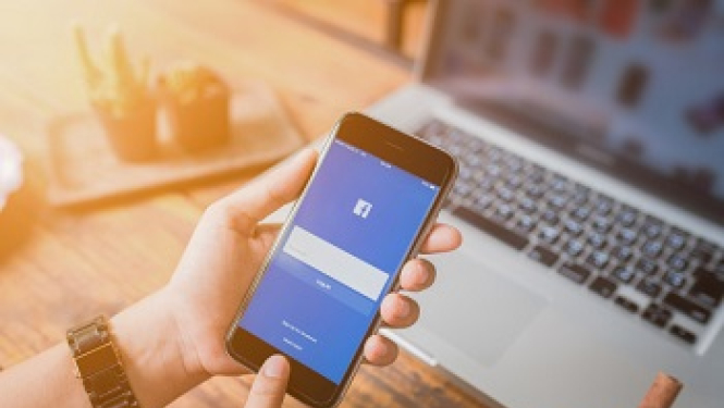 Facebook ievēro Eiropas Komisijas un patērētāju tiesību aizsardzības iestāžu prasības mainīt noteikumus un patērētājiem skaidrot datu izmantošanu