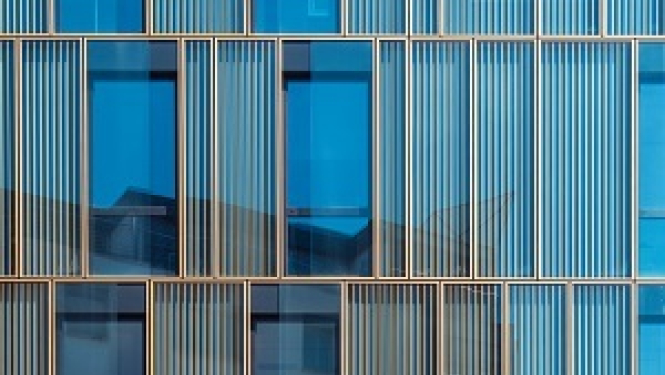 Jelgavā 13. oktobrī norisināsies praktiskais seminārs par ventilējamām fasādēm un logu montāžu