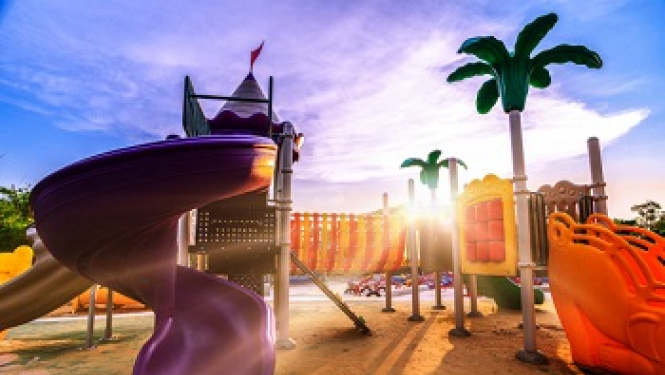 Veicinās bērnu drošību spēļu laukumos