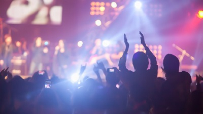 Atcelts Enrique Iglesias koncerts Rīgā