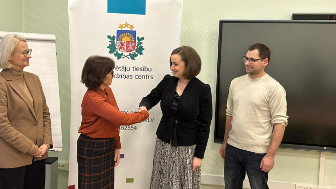 Rokas spiediens pēc līguma parakstīšanas