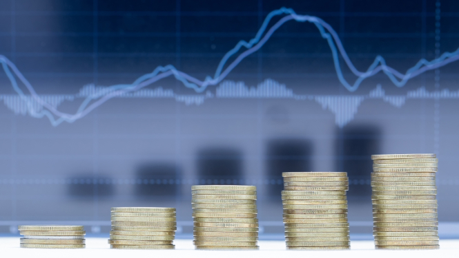 Monētu kaudzītes un grafiska līkne