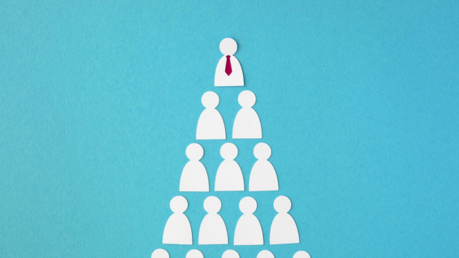 Cilvēku figūru piramīda