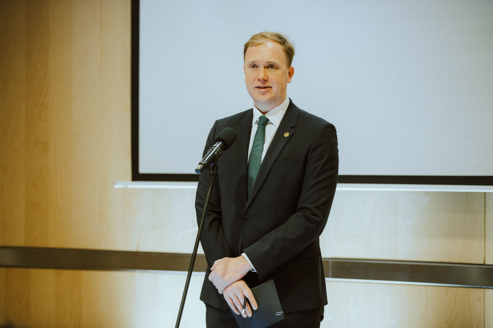 Ekonomikas ministrs Viktors Valainis atklāj PTAC pasākumu uzņēmējiem