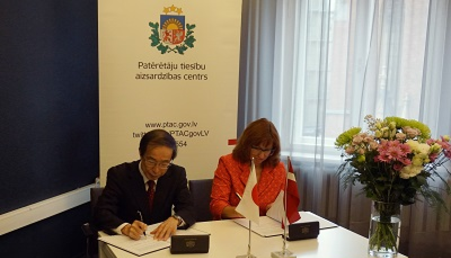 Patērētāju tiesību aizsardzības centrs un Japānas Nacionālais patērētāju lietu centrs paraksta sadarbības memorandu par sūdzību izskatīšanu